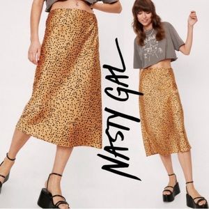 Nasty Gal Spotty Check Satin Midi Skirt/ Size: 4